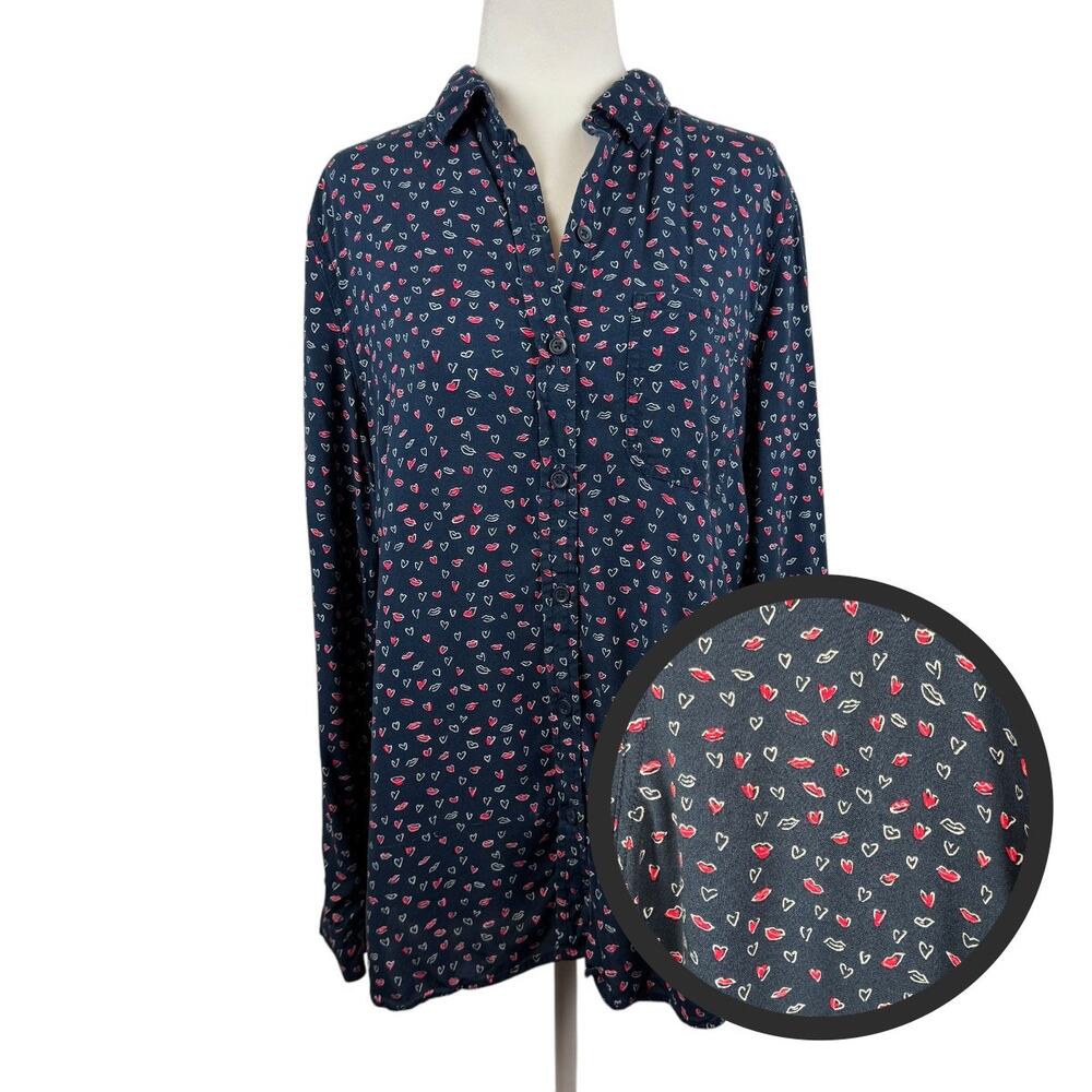 BeachLunchLounge Womens Alana Heart and Kiss Button Down‎ Sz M Valentine's Day